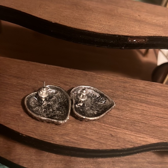 Lirochi Vintage Aqua Heart Stud Earrings - Picture 6 of 7